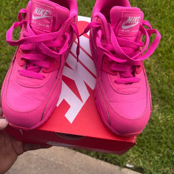Nike Kids Sneakers in Bold Pink - Picture 2 of 11